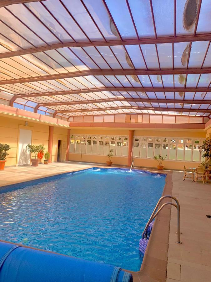 Atico Deluxe Entre Centro Y Playa Salinas Con Terraza, Wifi, Piscina Climatizada, Gym, Sauna Y Garaje -Smart Tv Roquetas de Mar Extérieur photo